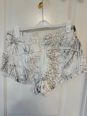 Lululemon Shorts white and black  thumbnail 2