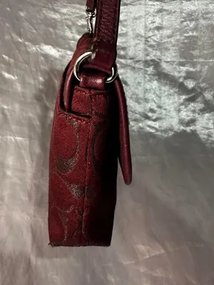 Vintage Y2K Coach Signature Burgundy Small Shoulder Bag/Wristlet Turnlock thumbnail 4