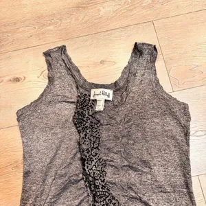 Joseph Ribkoff Tank Top 6 Medium Sleeveless Gray Black‎ Burnout Ruffle Shirt thumbnail 2
