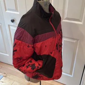 Patagonia nano puffer red and black flowered full zip insulatedjacket thumbnail 3