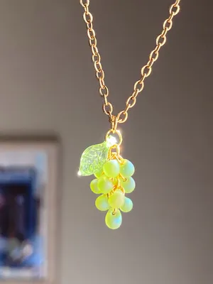 Handmade aurora light green tiny drop Czech glass grape muscat necklace💚 thumbnail 1