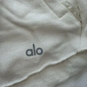 Alo Yoga Shorts thumbnail 5