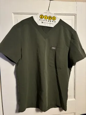 FIGS Scrub Top thumbnail 1