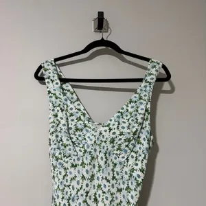 Reformation Beauden Sleeveless V Neck Crepe Midi Dress White Green Floral M thumbnail 4