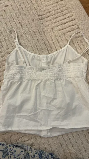 Brandy Melville White Top thumbnail 3