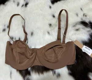 SKIMS Bra thumbnail 1