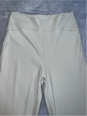 Women's Old Navy Active Super-Flare Pants Size M Beige thumbnail 3