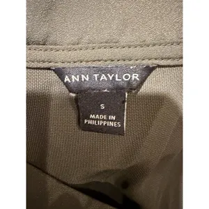 Ann Taylor Olive Green V-neck Tunic Pleated Front Short Sleeve Size Small thumbnail 5