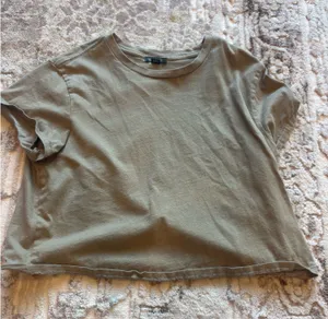 Cropped top thumbnail 1
