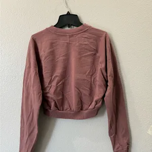 Gymshark Cropped Sweatshirt Mauve Dusty Purple | Small |Athleisure Crop Pullover thumbnail 4