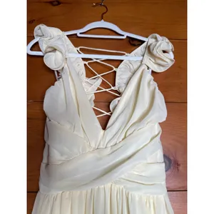 NWT Lulus Soiree Celebration Light Yellow Ruffled Lace-Up Maxi Dress Tiered Sz L thumbnail 4