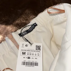 Zara Nwt Mettalic Gold Jumpsuit Medium Bloggers Fave thumbnail 8