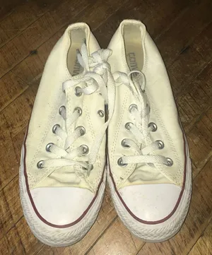 Converse off white low top size 6 classic Chuck Taylor shoes thumbnail 1