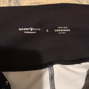 Old Navy Women’s Powersoft High Rise Leggings Go Dry Size Large thumbnail 3