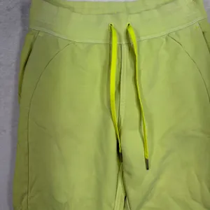 Lululemon 6 Scuba High Rise French Terry Jogger Garment Dye Highlight Neon Yello thumbnail 5