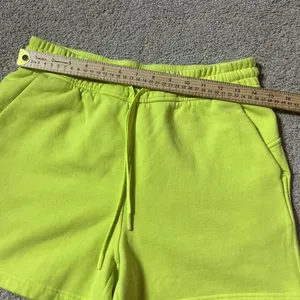 Lululemon Loungeful Shorts High-Rise 4"‎ Electric Lemon Fleece Athleisure Size 6 thumbnail 5