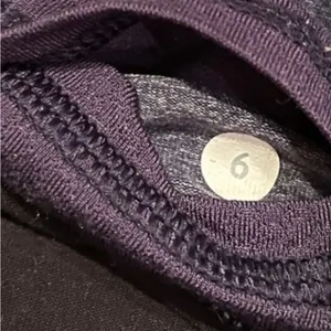 Lululemon Women's Black Yoga Pants Size 6 Flare‎ Leg Activewear thumbnail 5