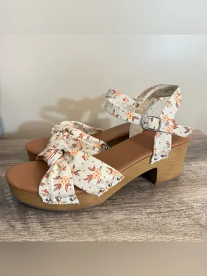 Universal Thread Faux Wood Clog Sandals Women’s Size 9.5 Floral Buckle Boho thumbnail 8
