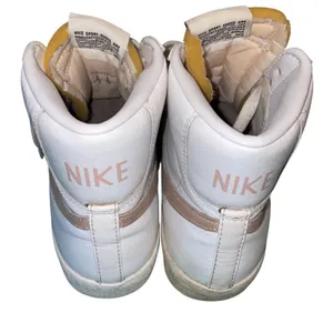Nike Blazer Mid '77 White Suede High Top Sneakers Women's US 8 CZ5063-100 thumbnail 3