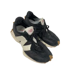 New Balance 327 Unisex Black Suede Lace Up Low Top Athletic Sneakers Shoes 7.5 thumbnail 4