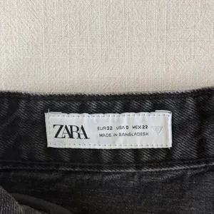 Zara TRF Size 0 Washed Black Barrel Leg Jeans Y2K Skater 100% Cotton thumbnail 6