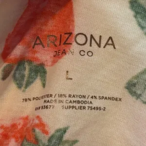 Arizona Jean Co Women's Size L Strawberry Fruit Print Pale Yellow Romper thumbnail 4