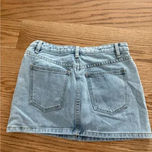 Denim mini skirt Size 2 thumbnail 4
