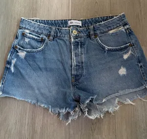 Zara High Rise Distressed Denim Cutoff Shorts Size 8 100% Cotton thumbnail 1
