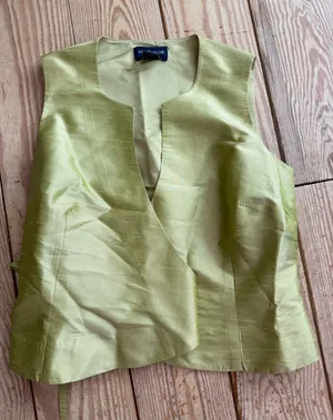Vintage Ann Taylor Silk Wrap Vest Size 2P thumbnail 1