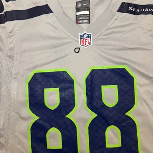 NWOT Seattle Seahawks NFL Nike On Field Women’s Jersey #88 Custom “Arnaut”-Small thumbnail 3