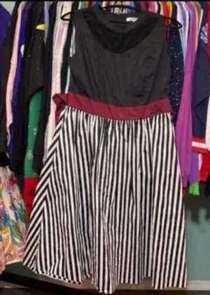 Disney parks pirates of the Caribbean dress shop dress L thumbnail 1