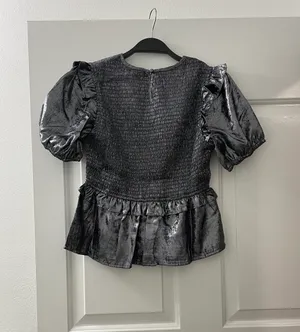 The Clothing Company | NWOT | Metallic Smocked Puff Sleeve Top | M | Dark Grey | CT7721 thumbnail 2