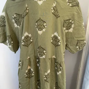 Old Navy Green and white midi dress #tiered #cottagecore size M thumbnail 4