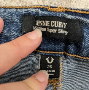 True Religion Jennie Curvy Mid Rise Super Skinny Denim Jeans Size 26 thumbnail 4