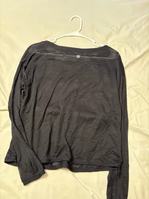 Lululemon top thumbnail 2