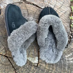UGG Slippers UGG Women's Scuffette II Slippers Black/Grey Select Size 7 thumbnail 4