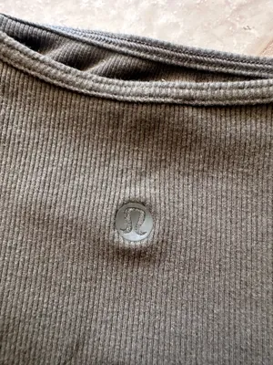 Lululemon Top thumbnail 4