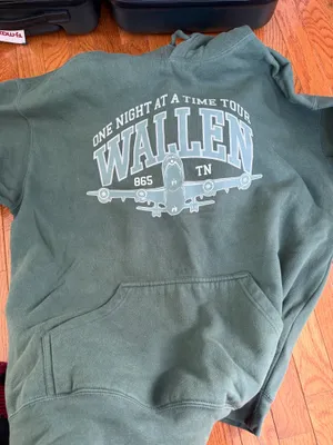 Morgan Wallen Gildan Sweatshirt thumbnail 1