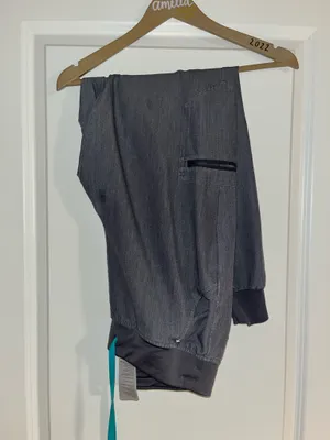 Charcoal Grey FIGS Scrubs Set thumbnail 2