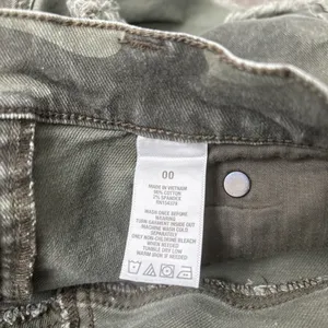 Aeropostale Aero Cheeky Short Size 00 Army Green Camouflage Short Mini Gorpcore Y2K Fray Hem thumbnail 6