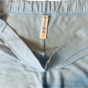 ATHLETA Baby Blue Wind Down Sleep Shorts Size XL NWOT thumbnail 6