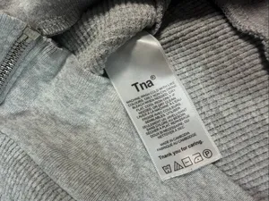 Aritzia TNA Women’s Size 2 Gray Waffle Knit Semi Cropped Full Zip Hoodie Jacket thumbnail 5