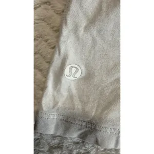 Lululemon Womens Muscle Tank Top Light Gray Relaxed Fit Sleeveless Yoga 4375 thumbnail 3