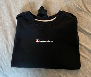 Champion Cropped Crewneck Long Sleeve thumbnail 2