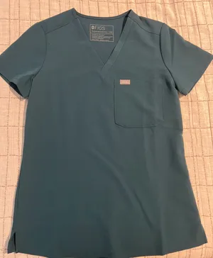 FIGS Scrub Top thumbnail 2