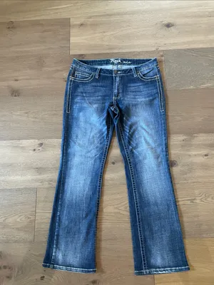 Wrangler Rock 47 Ultra Low Rise Bootcut Jeans Size 32X32 Embroidered/Rhinestones thumbnail 2
