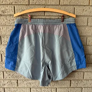 NWT Lululemon Evergreen Shorts Womens Size 10 thumbnail 5