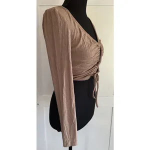 Windsor Womens Sexy Ruched Keyhole Front V-Neck Long Sleeve Crop Top Sz M thumbnail 2