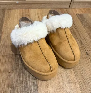 Steve Madden Tan Faux-Suede Mule Slippers with White Faux-Fur Cuff Size 8 thumbnail 1