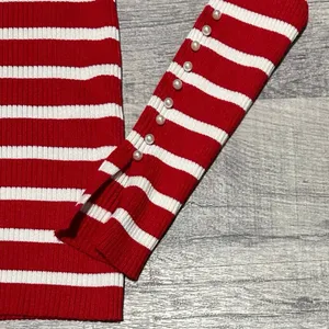 Red White Stripe Sweater Womens XS Ribbed Fitted Pearl Button Sleeve thumbnail 3